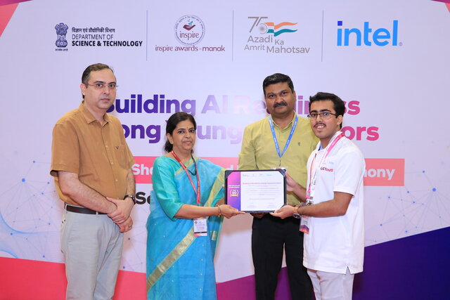 Aritra Neogi receiving the Inspire Awards - MANAK winner certificate from Dr. Namita Gupta (DST, Govt. of India)