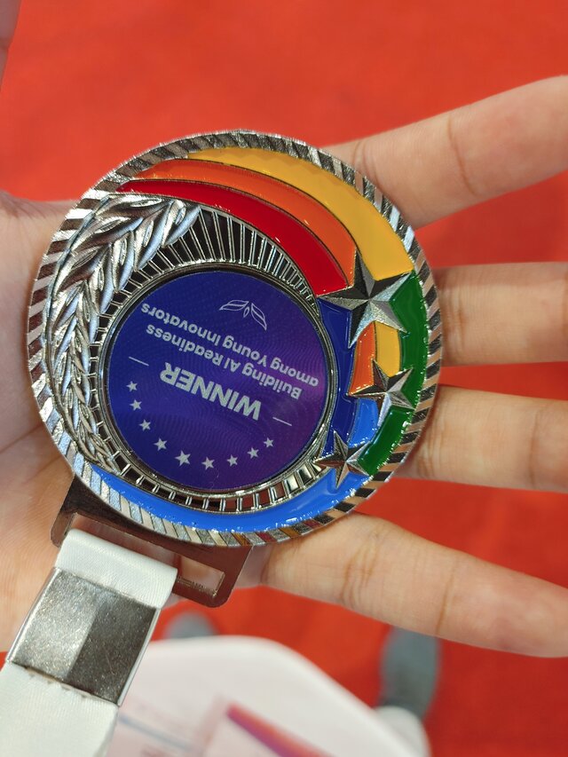 Aritra Neogi holding the Inspire Awards - MANAK winner medal